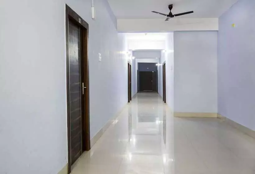 ホテル Dhanraj Residency