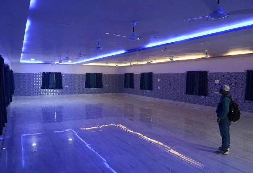 ホテル Dhanraj Residency
