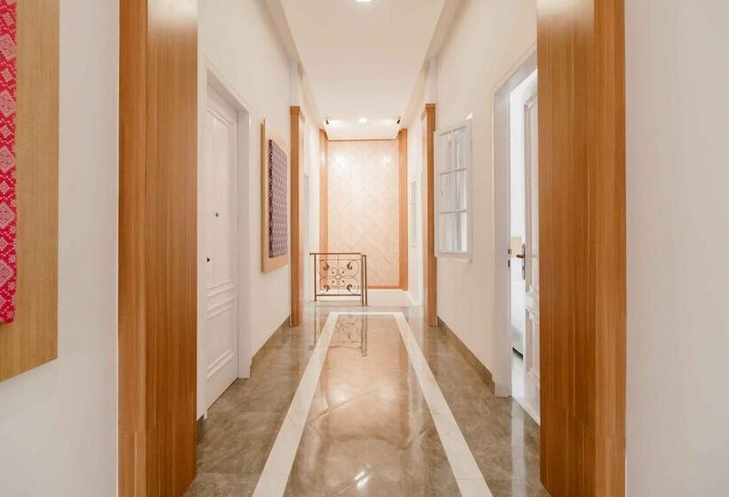 فندق Reddoorz Plus Syariah @ Jalan Dr Sutomo Padang