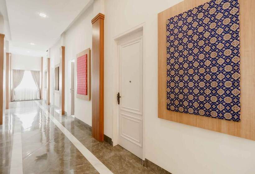 호텔 Reddoorz Plus Syariah @ Jalan Dr Sutomo Padang