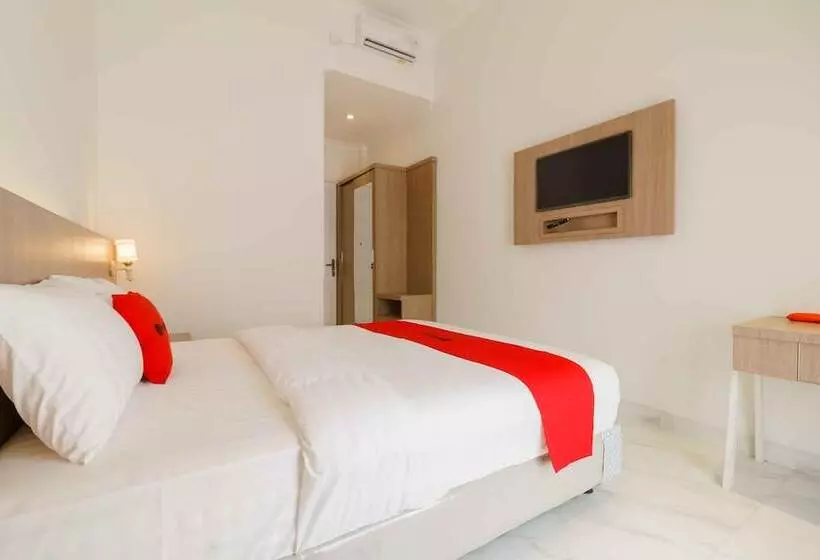 ホテル Reddoorz Plus Syariah @ Jalan Dr Sutomo Padang