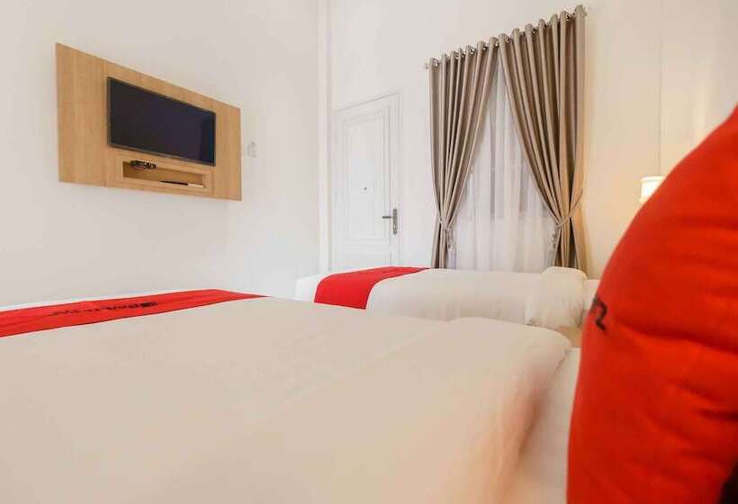 فندق Reddoorz Plus Syariah @ Jalan Dr Sutomo Padang