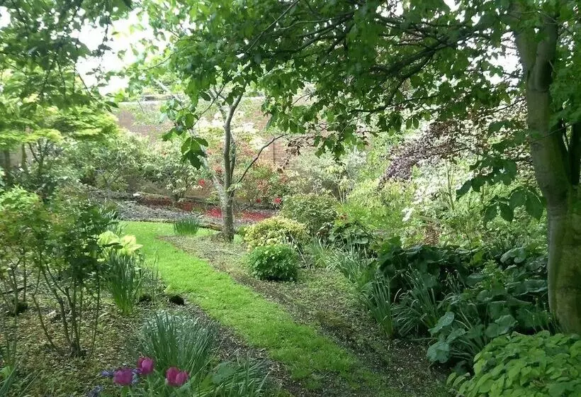 Hotelli The Fern & Thistle Luxury Accommodation  Drinks, Hotpool, Sauna