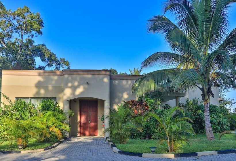 Ngalawa Hotel & Resort