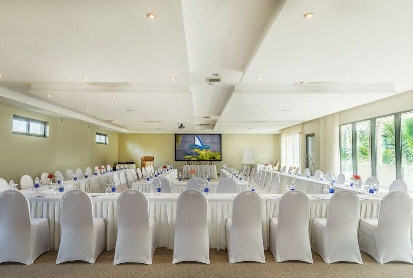 Ngalawa Hotel & Resort