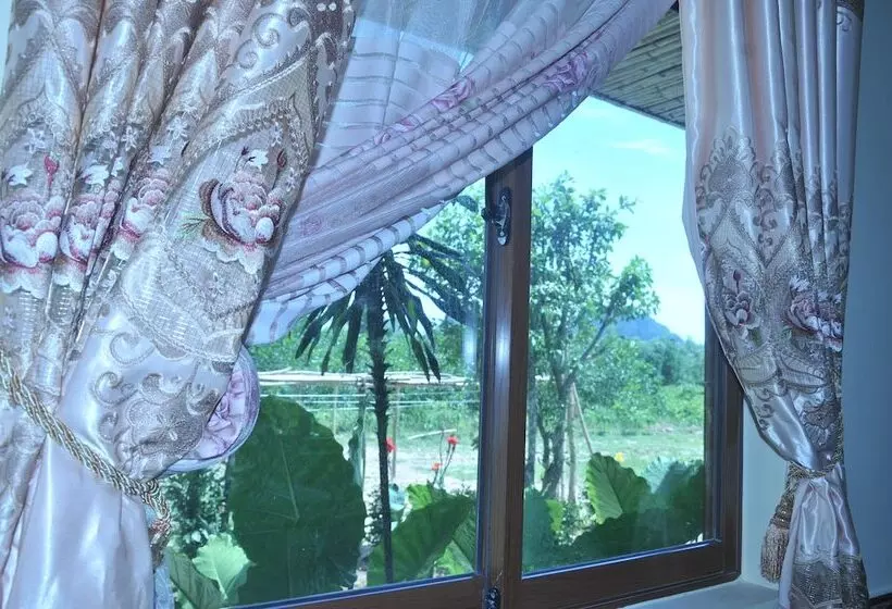 هتل Phong Nha Eco Mountain Farmstay