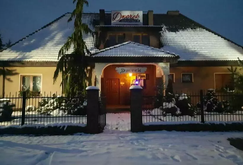 Hotelli Dworek Zawadzkich