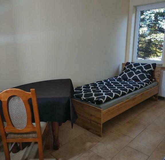 בית מלון כפרי Dworek Zawadzkich