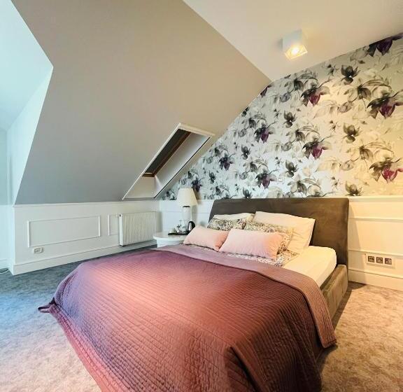 בית מלון כפרי Dwór W Kiełczówce