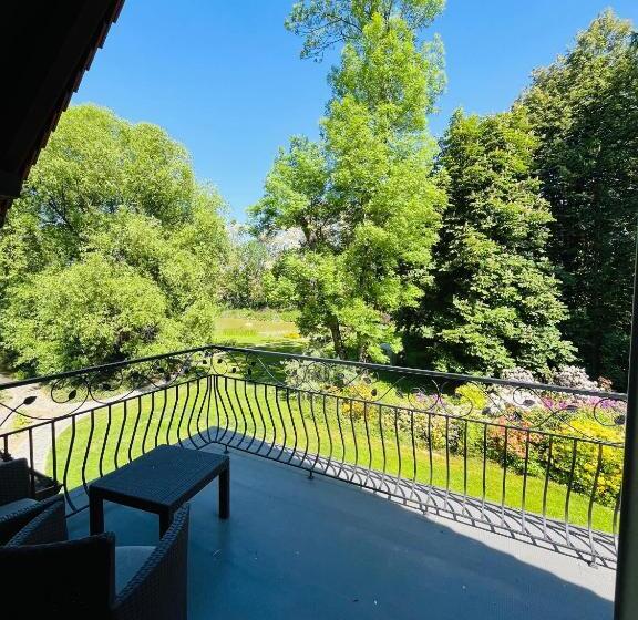 בית מלון כפרי Dwór W Kiełczówce