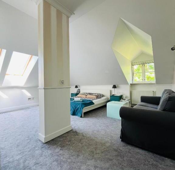 בית מלון כפרי Dwór W Kiełczówce