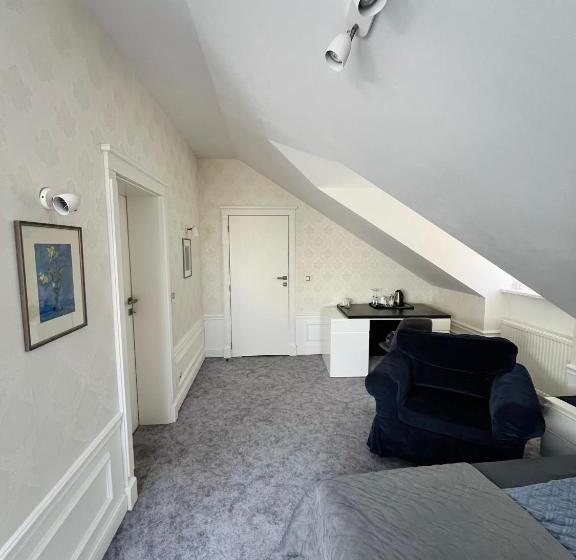 בית מלון כפרי Dwór W Kiełczówce