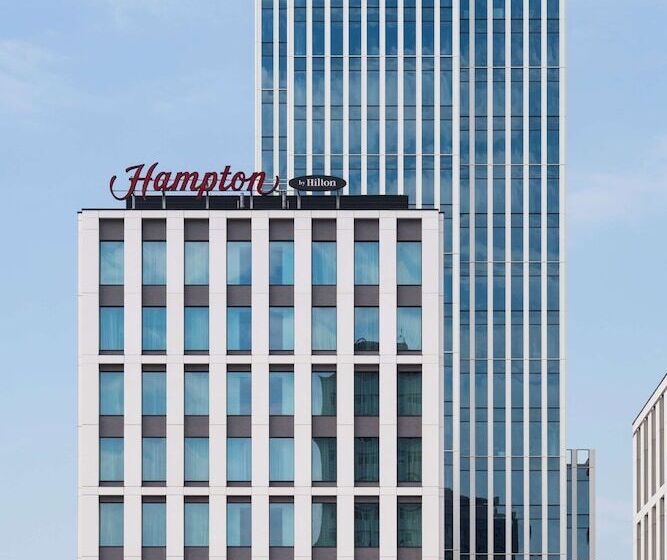 هتل Hampton By Hilton Lodz City Center