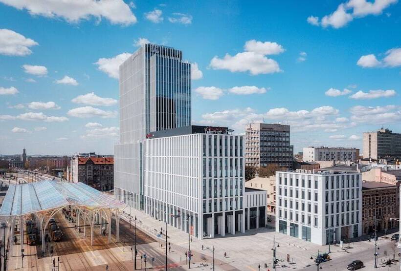 هتل Hampton By Hilton Lodz City Center