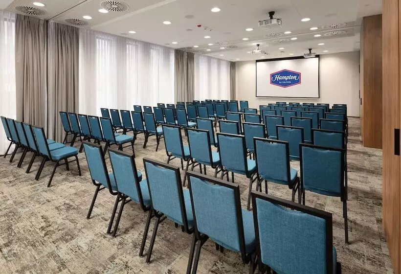 ホテル Hampton By Hilton Lodz City Center