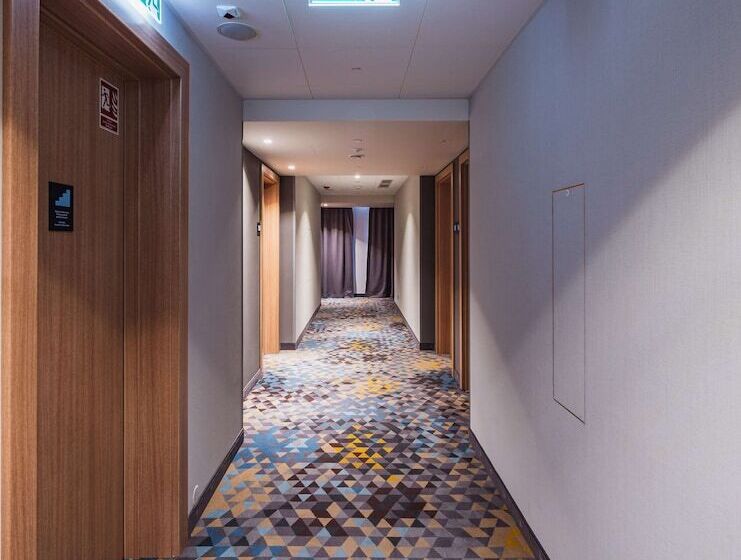 هتل Hampton By Hilton Lodz City Center