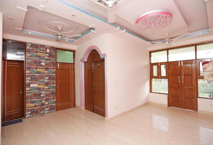 Hotel The Royal Suit Apartment By Oyo