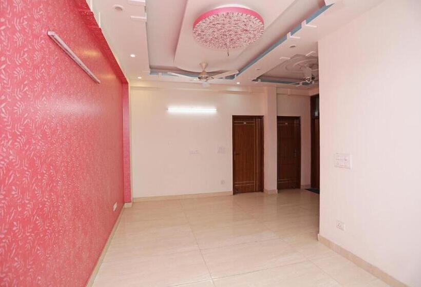 Hotel The Royal Suit Apartment By Oyo