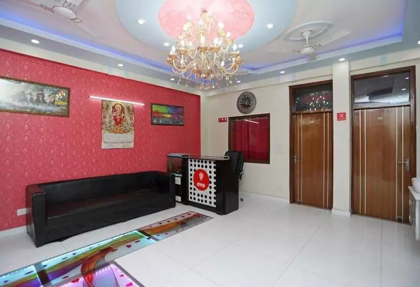 ホテル The Royal Suit Apartment By Oyo