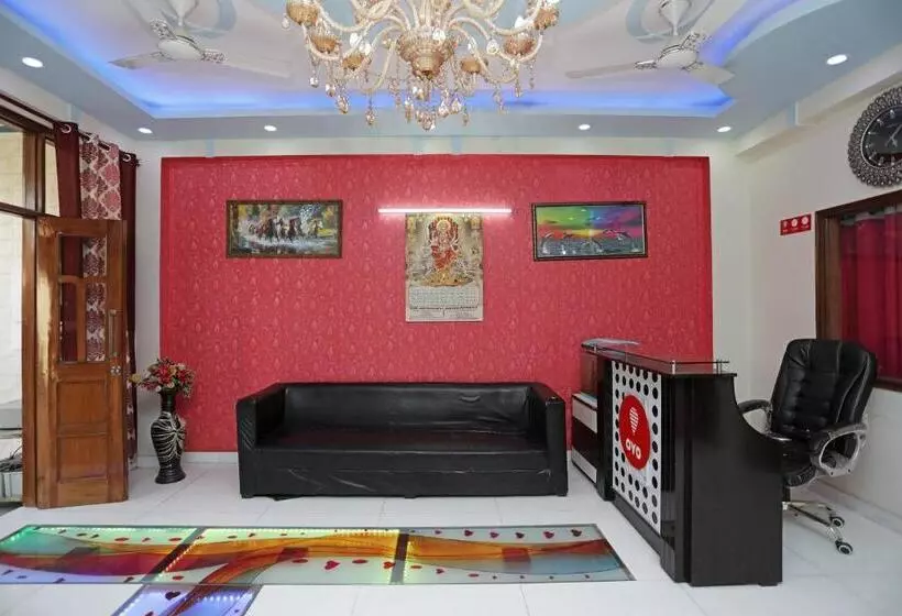 ホテル The Royal Suit Apartment By Oyo