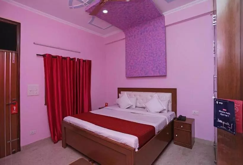 ホテル The Royal Suit Apartment By Oyo