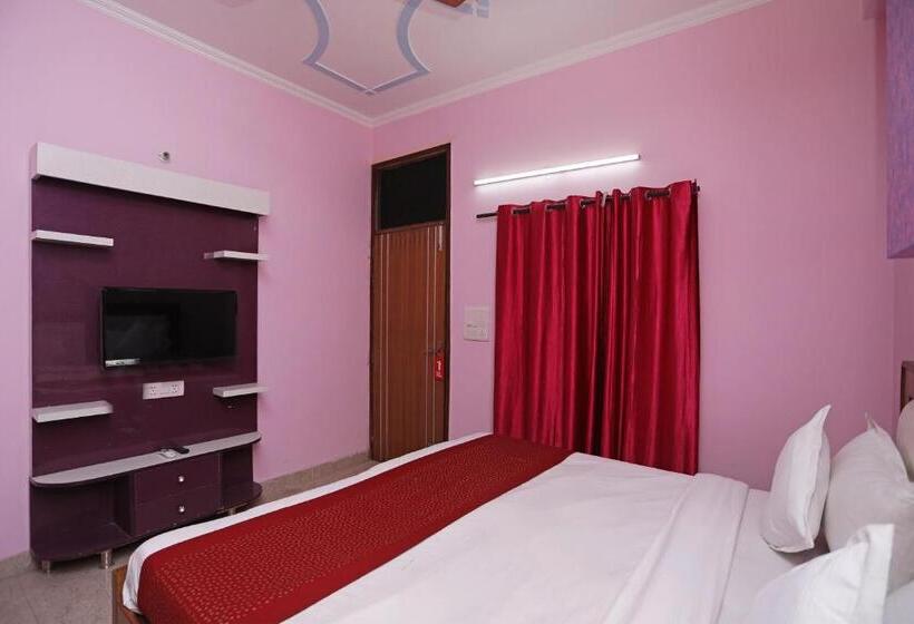 בית מלון כפרי The Royal Suit Apartment By Oyo