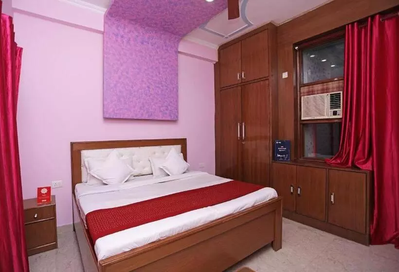 ホテル The Royal Suit Apartment By Oyo