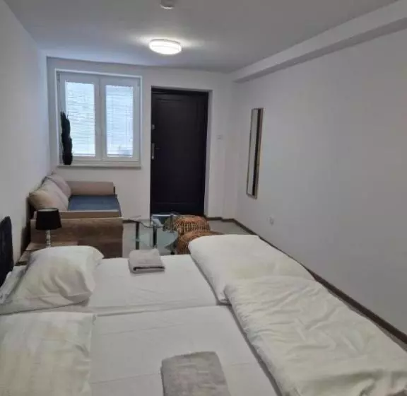 Retkeilymaja Pokoje Kraska 36