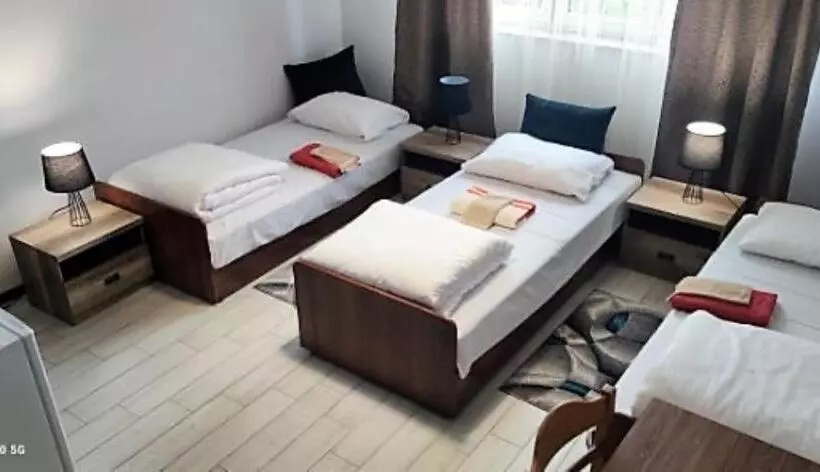 Retkeilymaja Pokoje Kraska 36