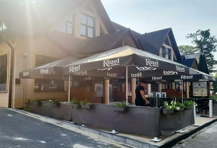 Aamiaismajoitus (B&B) Noclegi Między Parkami