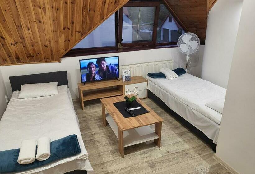 צימר Noclegi Między Parkami