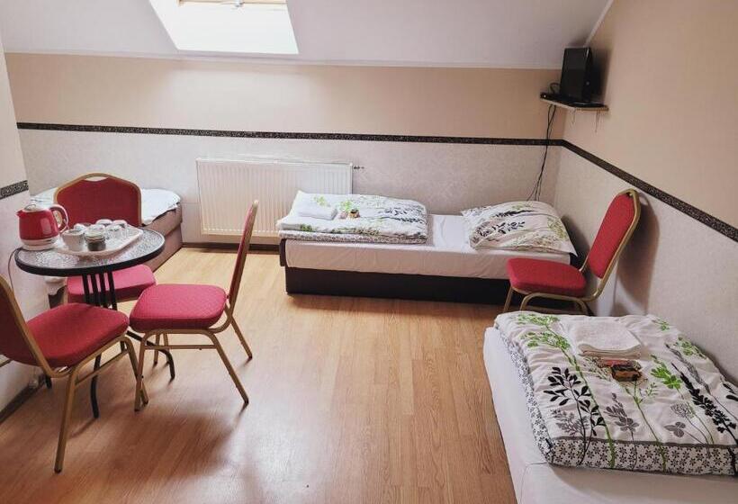 בית מלון כפרי Delmajk