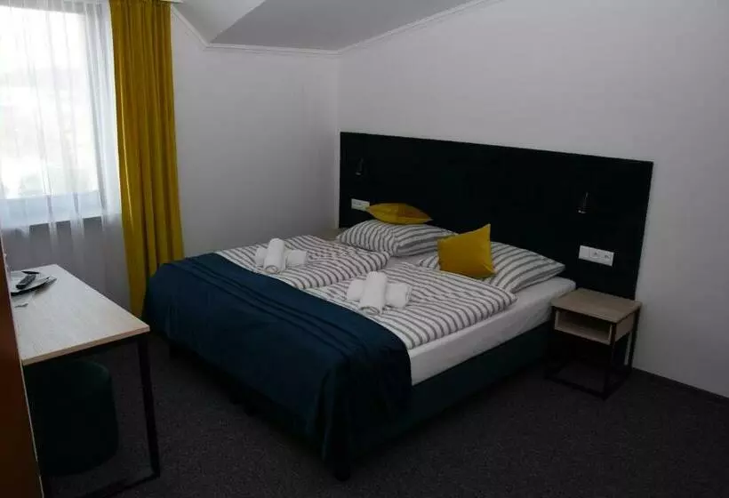 Hotelli Dom Przyjęć Pradziad