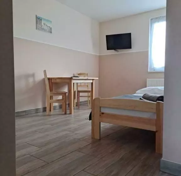 Hotelli Dom Wycieczkowy Na Stadionie