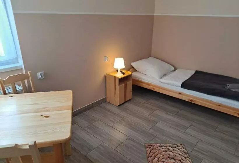 Hotelli Dom Wycieczkowy Na Stadionie