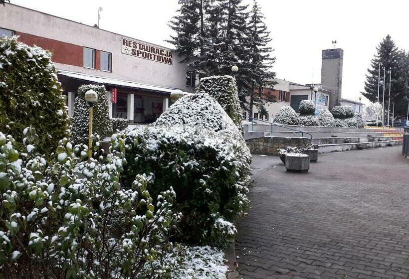 בית מלון כפרי Dom Wycieczkowy Na Stadionie