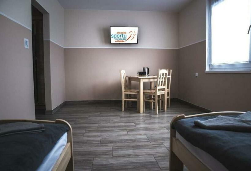 בית מלון כפרי Dom Wycieczkowy Na Stadionie