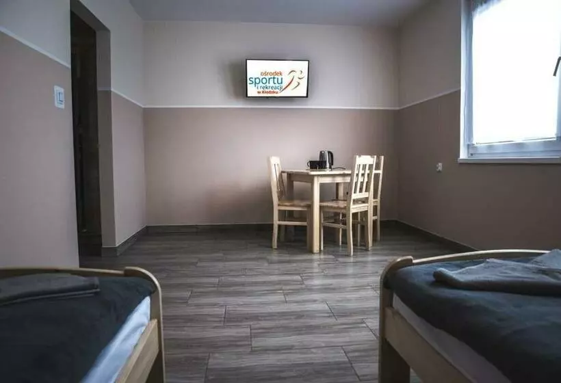 Hotelli Dom Wycieczkowy Na Stadionie