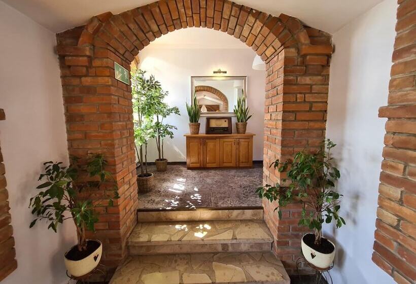 فندق Staropolska