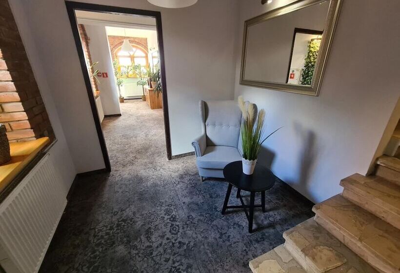 فندق Staropolska