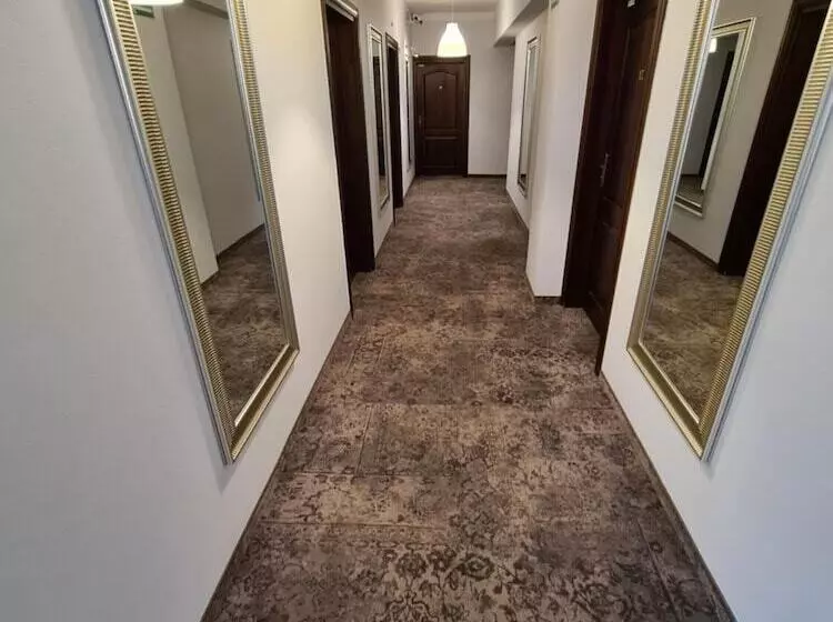 ホテル Staropolska