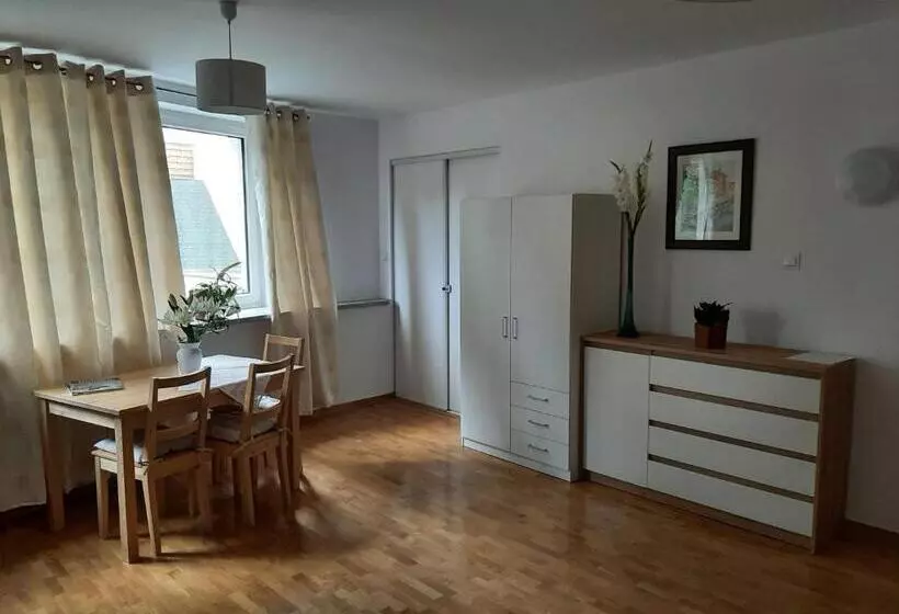 هاستل Apart  Salon Z Aneksem Kuchenym, 2 Sypialnie, łazienka