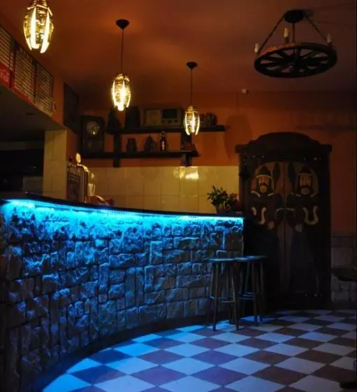 Retkeilymaja Karczma Chęciny