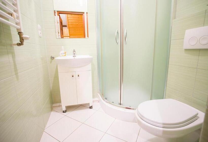 فندق صغير Karczma Chęciny