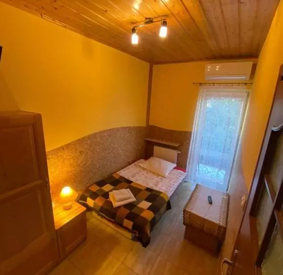 Retkeilymaja Karczma Chęciny