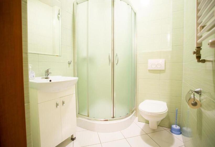 فندق صغير Karczma Chęciny