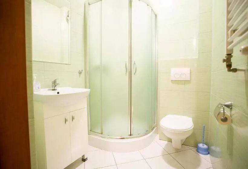 Retkeilymaja Karczma Chęciny