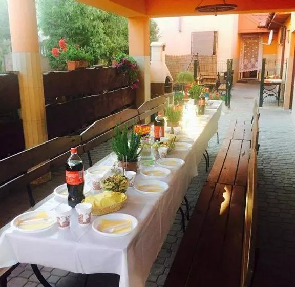 Retkeilymaja Karczma Chęciny