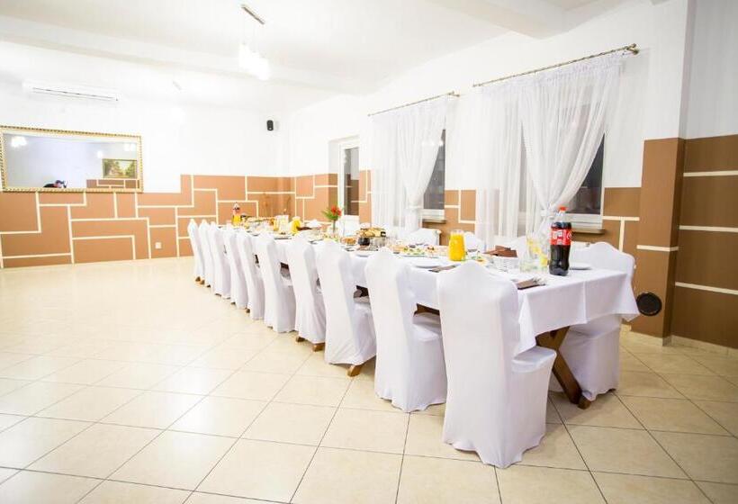 فندق صغير Karczma Chęciny