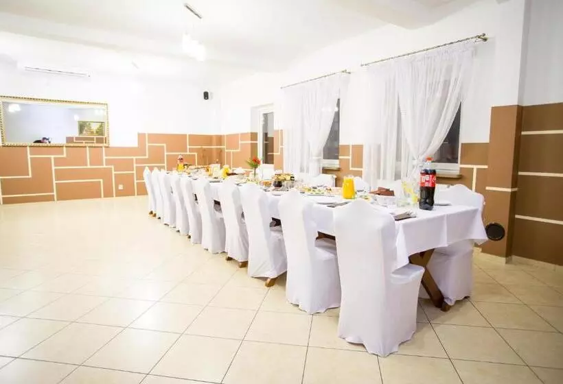 Retkeilymaja Karczma Chęciny